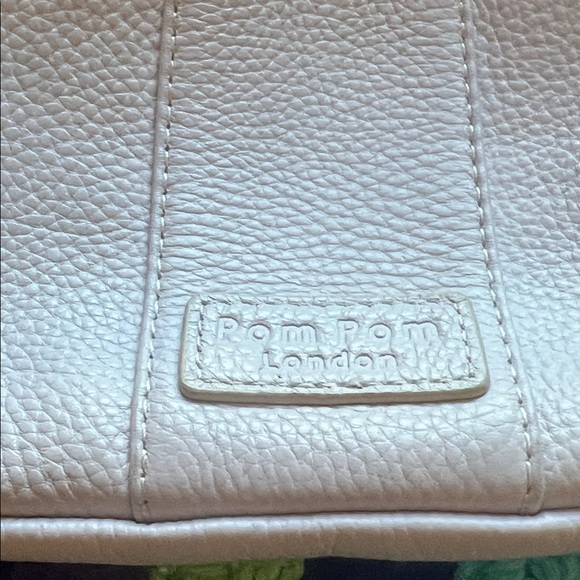 Pom Pom Original Bag and Charm Keychain with Gold Leaf Accent - Pom puff - Picture 3 of 12